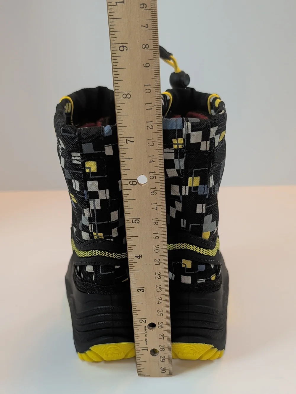 Kamik Black and Yellow Kids Waterproof Winter Boots with Geometric Print Size 8